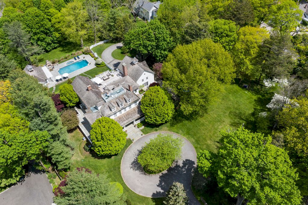 This $7,450,000 Historical New Canaan Manor is an Unsurpassed Residence for Today Lifestyle in Connecticut