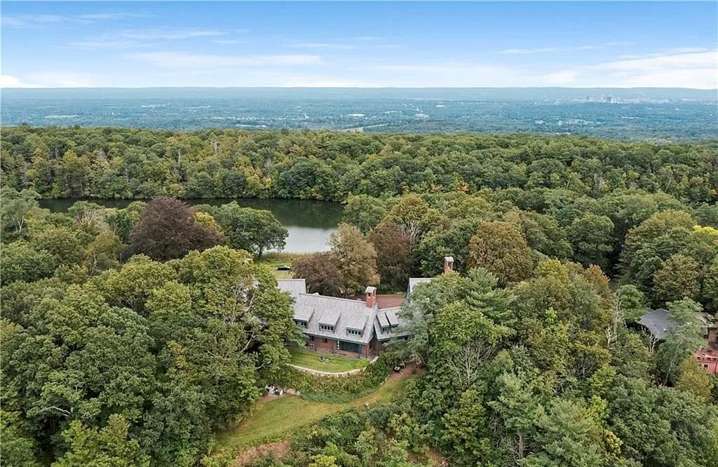 This $5,995,000 Historic Beauty in Connecticut Proves Its Own Attractions throughout the Time
