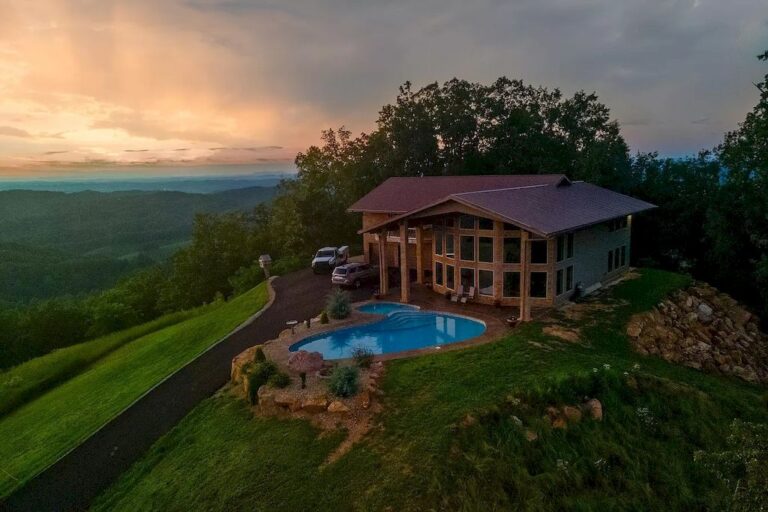 Enjoy Incredible Views, Peacefulness Inspiration in Tennessee from this $3,200,000 Private Mountaintop Oasis