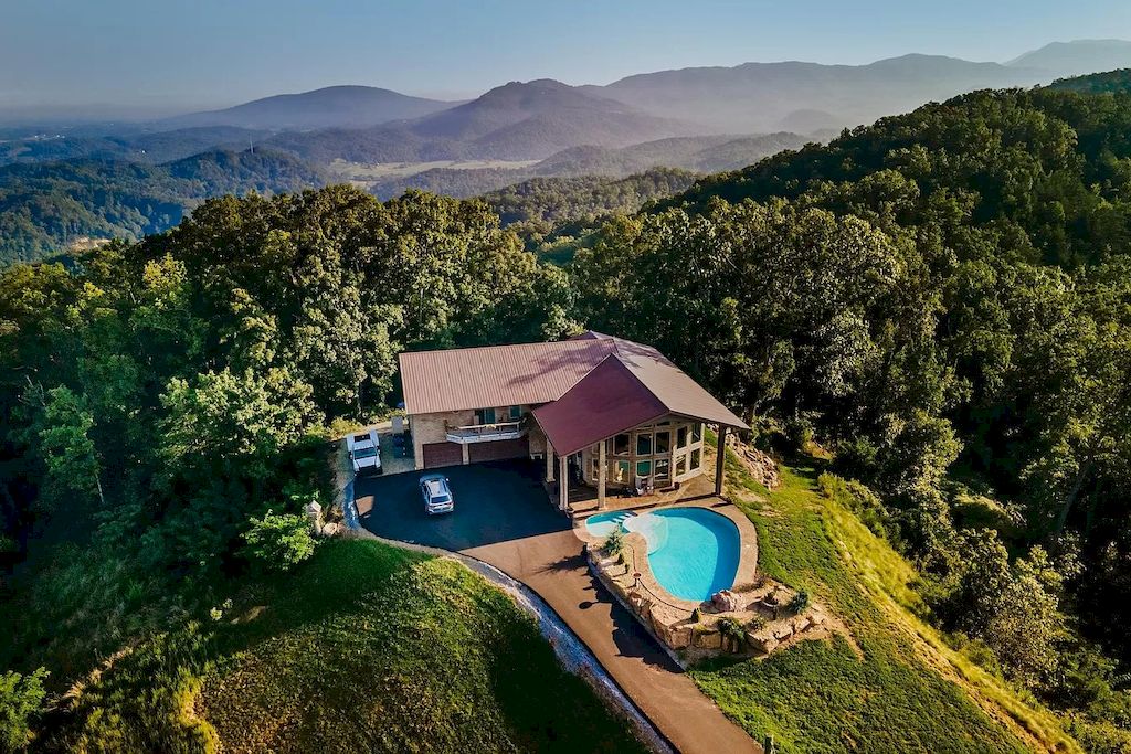 Enjoy Incredible Views, Peacefulness Inspiration in Tennessee from this $3,200,000 Private Mountaintop Oasis