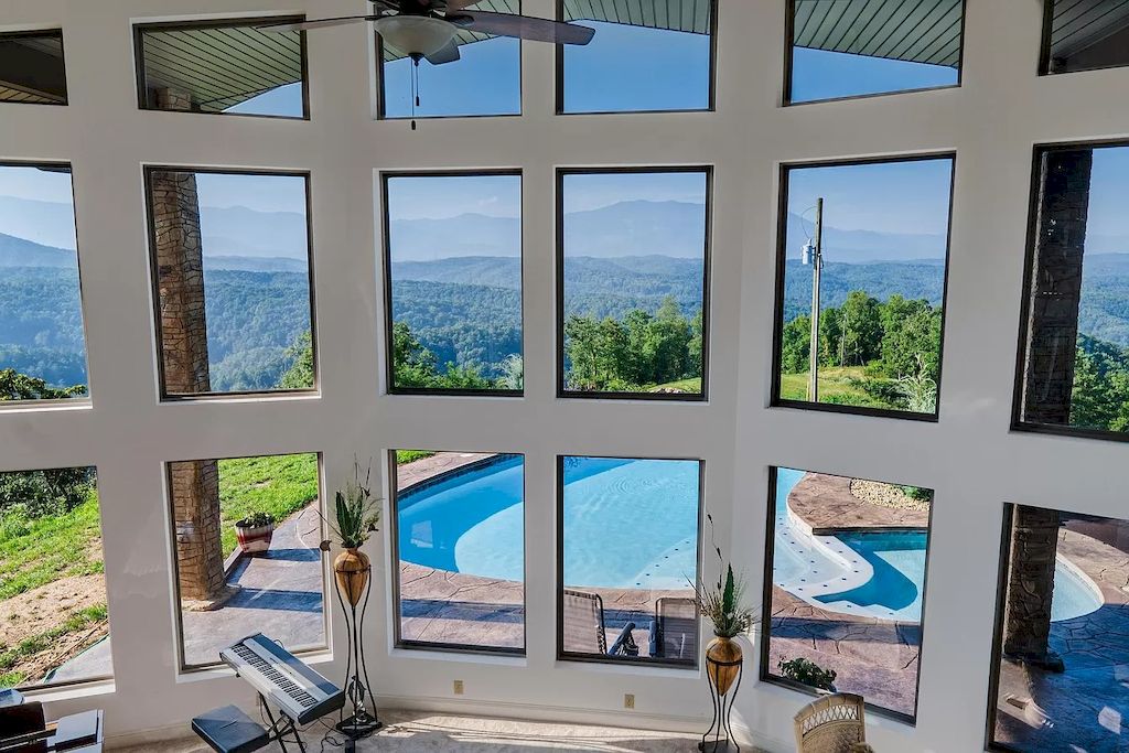 Enjoy Incredible Views, Peacefulness Inspiration in Tennessee from this $3,200,000 Private Mountaintop Oasis