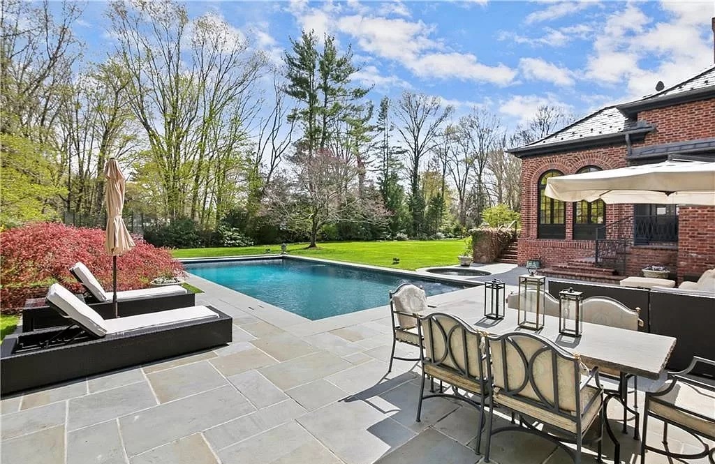 Georgian Brick Manor in Connecticut Listed for $8,950,000