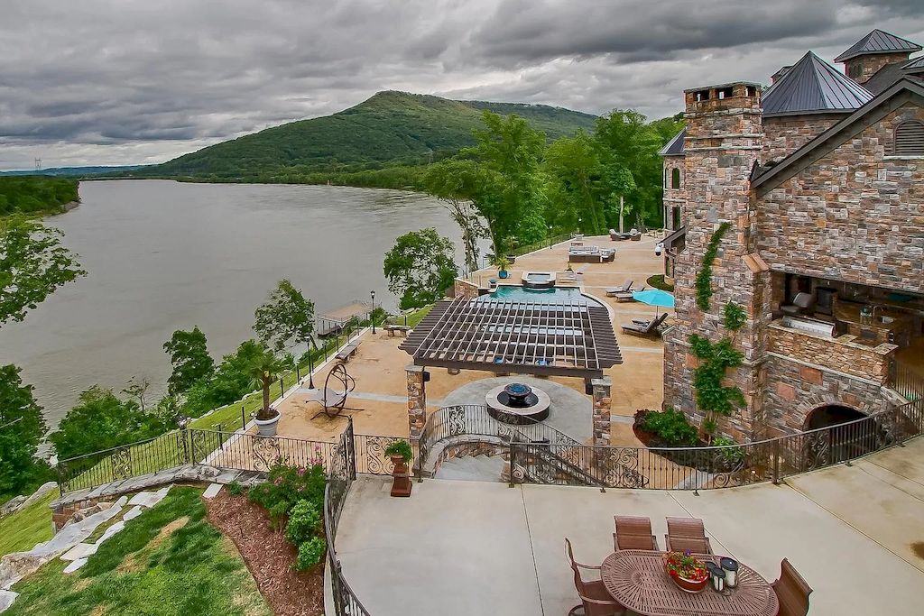 This $9,000,000 Timeless Classic Estate in Tennessee is the Mark of Exquisite Quality Workmanship and Architectural Richness