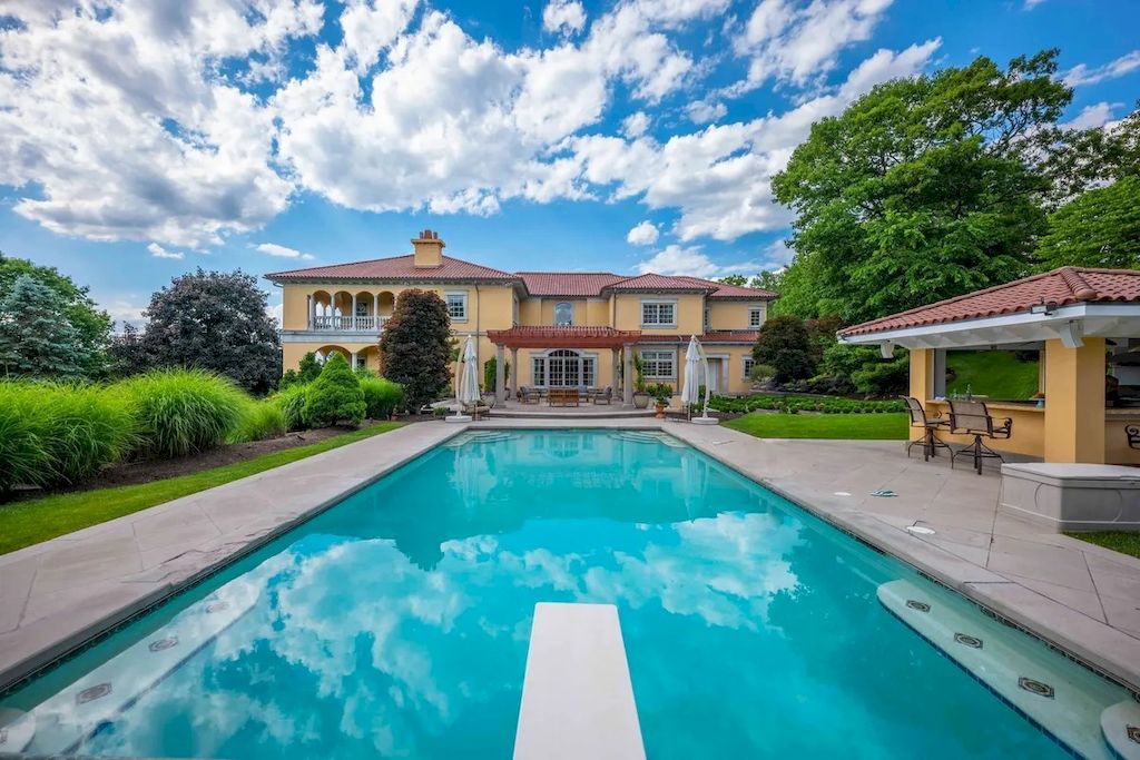 Experience Breathtaking Panoramic Views from this $8,295,000 Architectural Masterpiece in New Jersey 