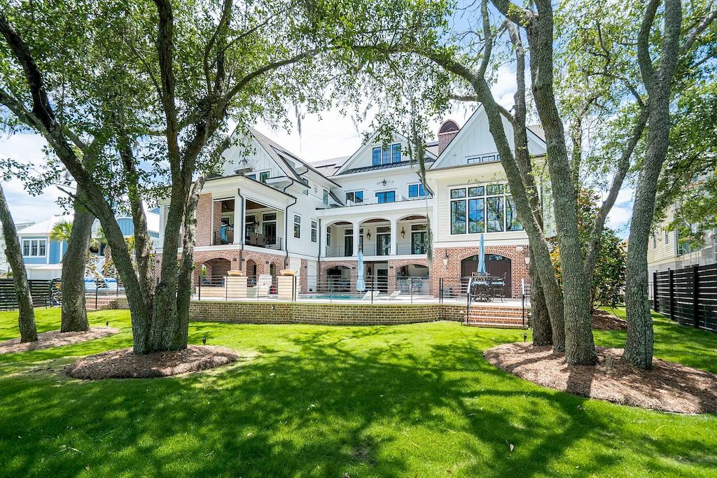 This $6,700,000 Amazing Home in South Carolina Built to Maximize Stunning Marsh Views and Flooded with Natural Light