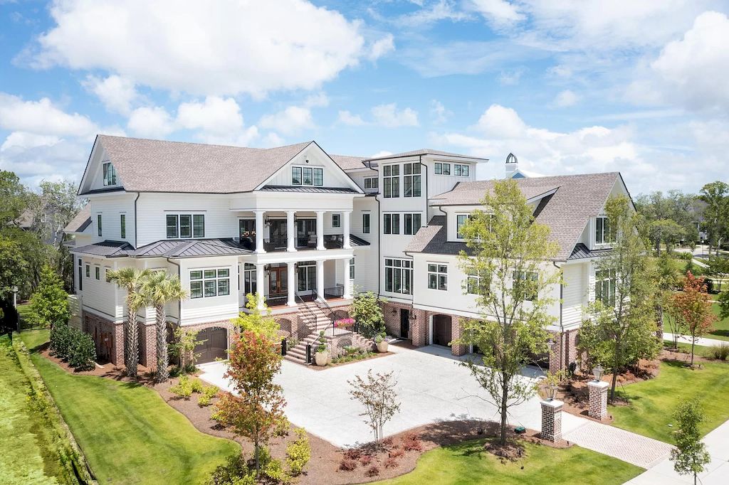 This $6,700,000 Amazing Home in South Carolina Built to Maximize Stunning Marsh Views and Flooded with Natural Light