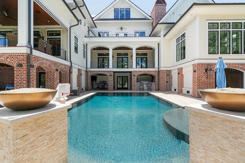 This $6,700,000 Amazing Home in South Carolina Built to Maximize Stunning Marsh Views and Flooded with Natural Light