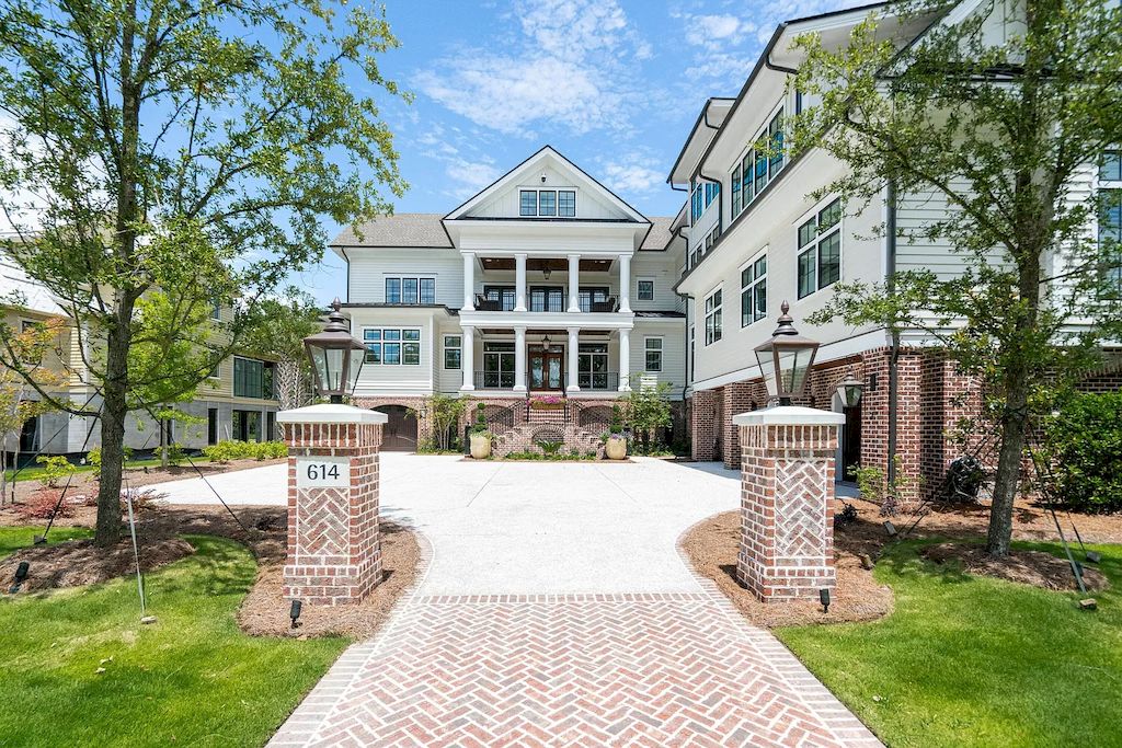 This $6,700,000 Amazing Home in South Carolina Built to Maximize Stunning Marsh Views and Flooded with Natural Light