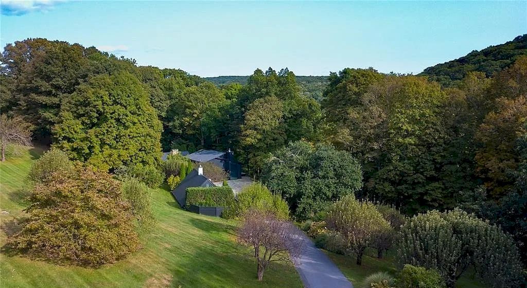 Integrate Contemporary Design and the Warmth of a New England Home in this Connecticut $4,225,000 Masterfully Renovated Residence  