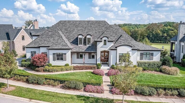 Beautifully Custom Built Home on Quiet Cul-de-sac in Tennessee Hits Market for $3,600,000