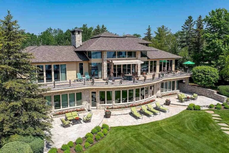 Grand Estate Overlooks Charming Oyster Bay, Michigan Priced at $4,295,000