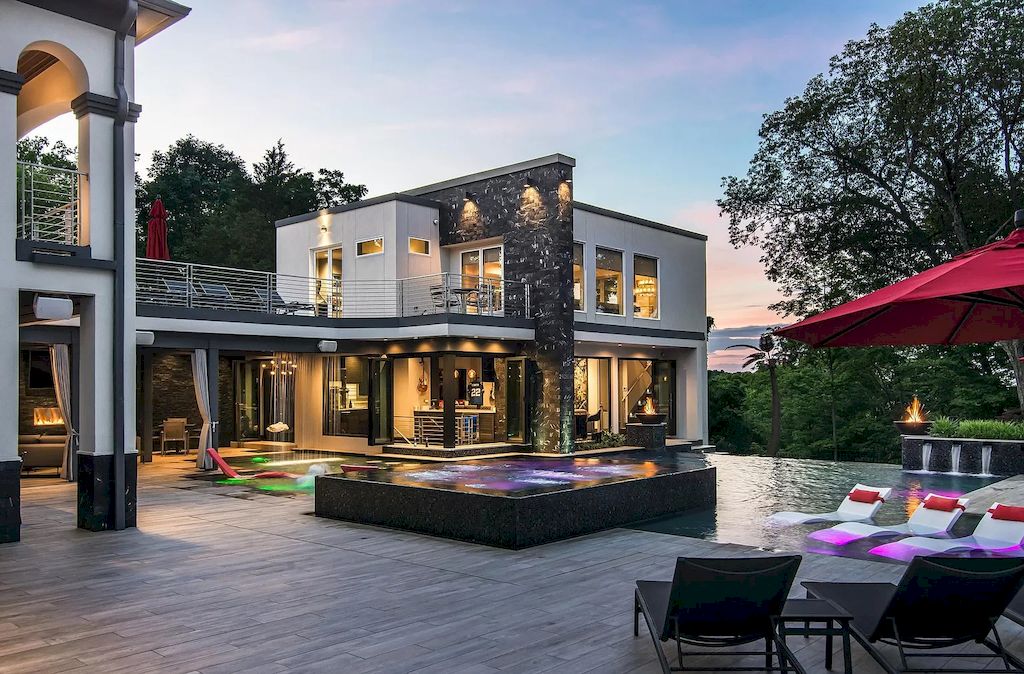 This $3,890,000 Amazing 2-story Pool House Offers Luxurious Living with Privacy in Tennessee