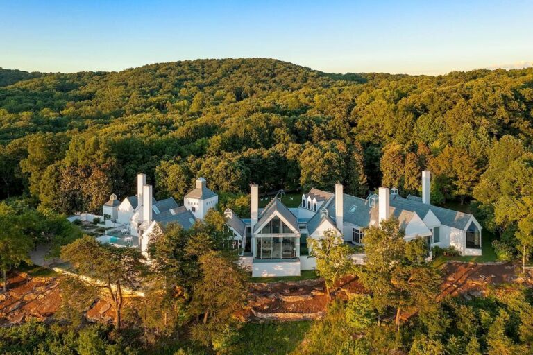 This $5,800,000 Exceptional Primary Residence is Truly a Significant Work of Art and Engineering in Tennessee