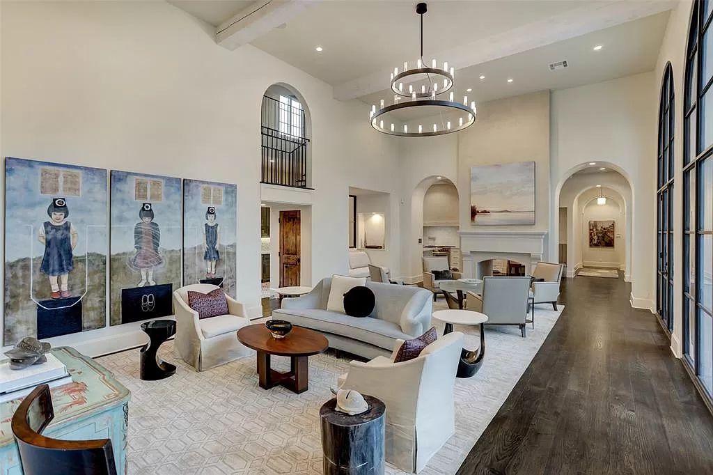 A-Classic-French-Home-in-Houston-on-An-Ultra-Private-Lot-for-Sale-at-7295000-2