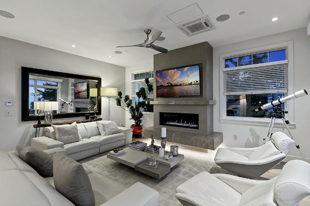 A-Modern-Home-on-Corner-lot-in-Del-Mar-with-Stunning-View-of-the-Pacific-Asking-for-10850000-3