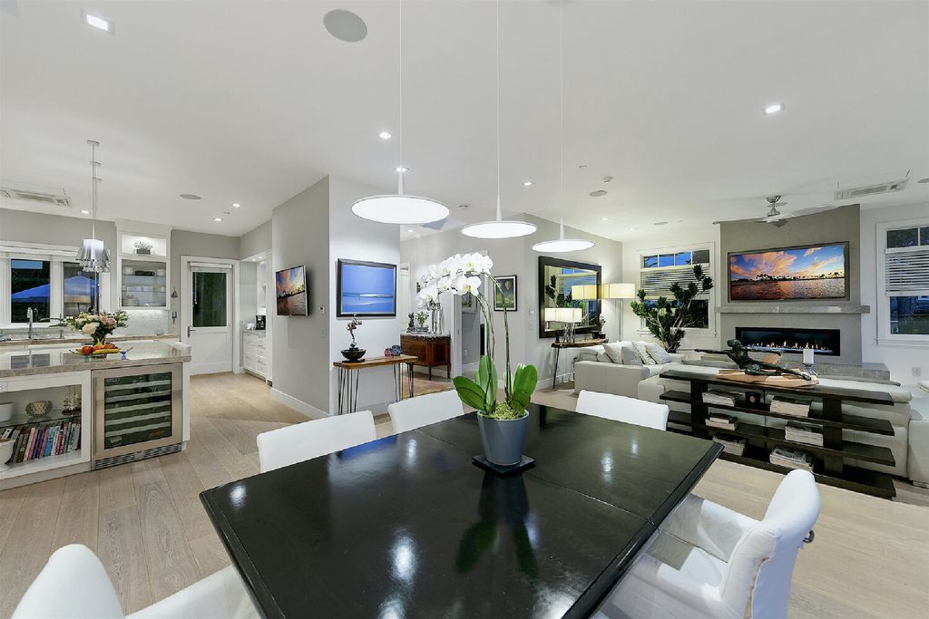 A-Modern-Home-on-Corner-lot-in-Del-Mar-with-Stunning-View-of-the-Pacific-Asking-for-10850000-4