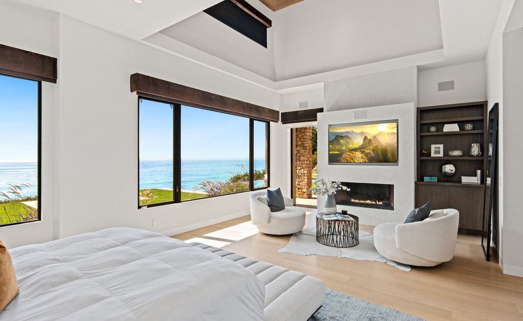 The Malibu Villa is a luxurious estate offers extravagant comfort and commands unobstructed sunrise-to-sunset ocean and island views available for sale. This home located at 11802 Ellice Street, Malibu, Califoria