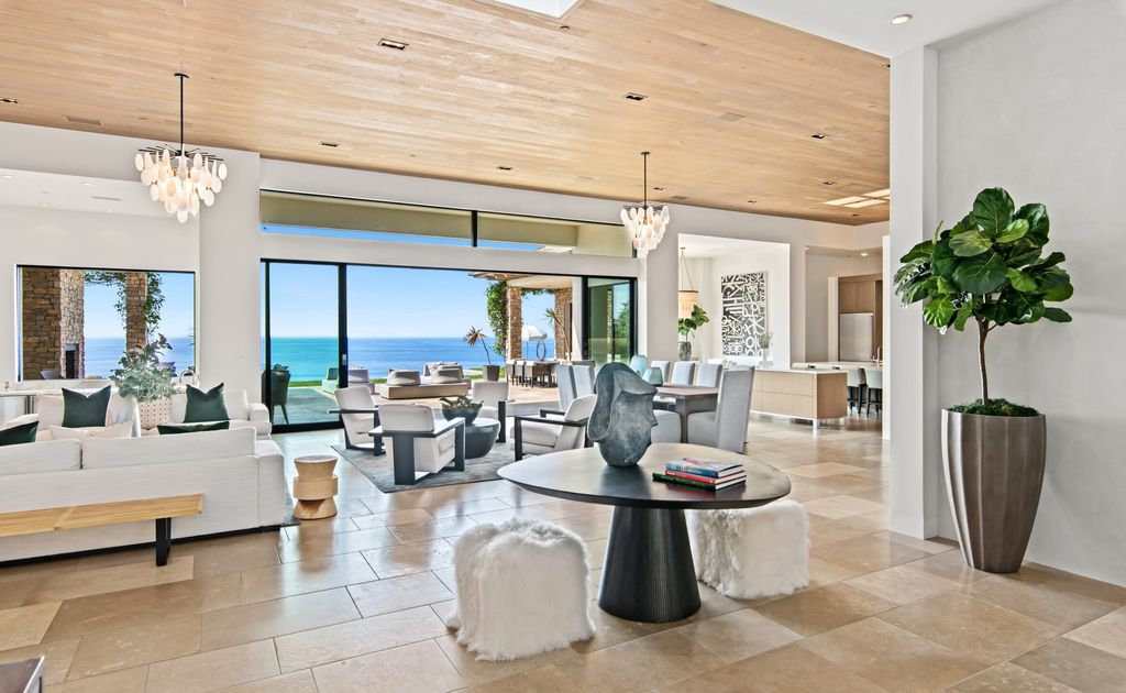 A-Sensational-Single-level-Malibu-Villa-offers-Extravagant-Comfort-Asking-19950000-4