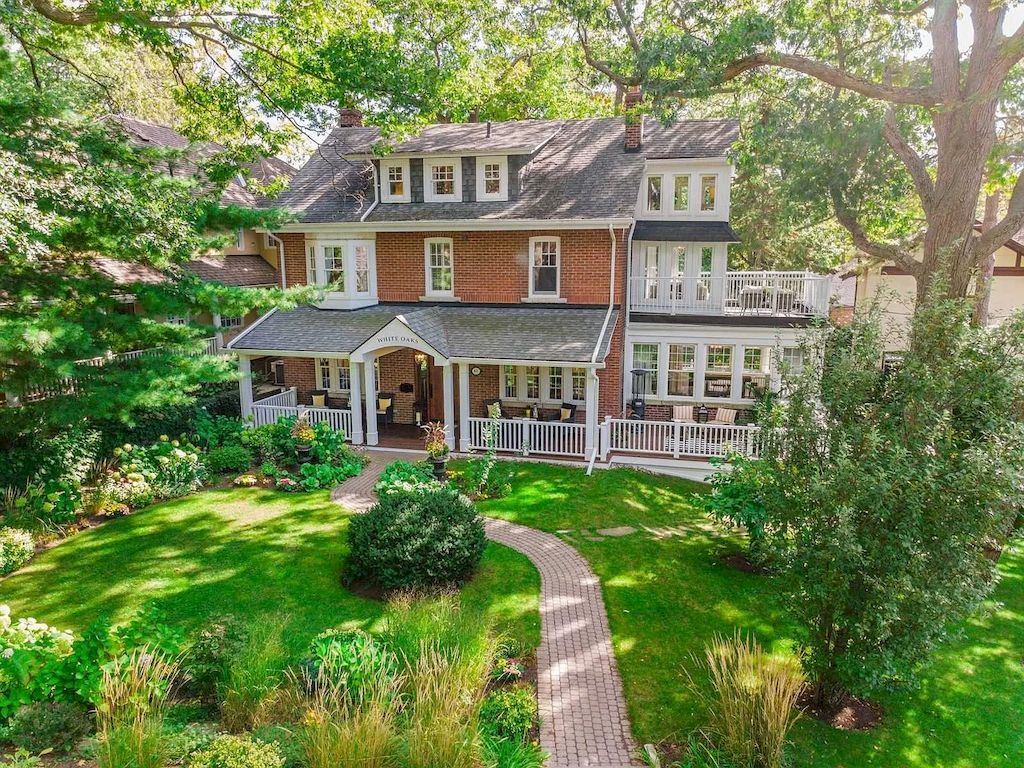 An-C3979000-Iconic-White-Oaks-House-in-Toronto-with-the-Ultimate-Nature-Inspired-Design-4