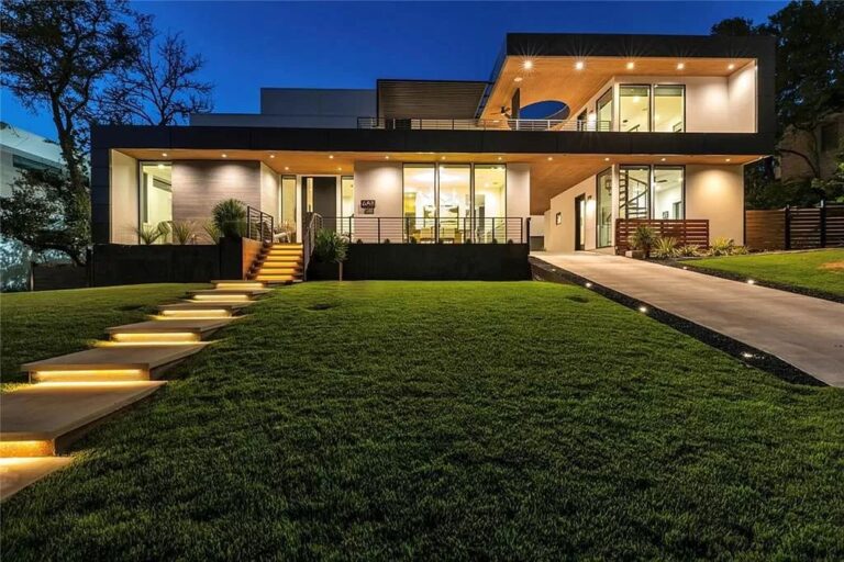 An Exquisite Modern Home in Austin with Amazing Layout Asking for $6,995,000