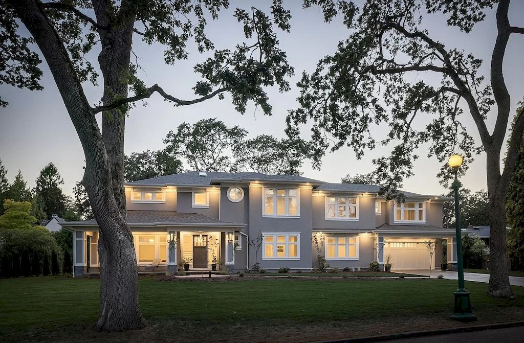 Beautiful-Home-in-Oak-Bay-Embodies-Luxury-Thoughtful-Design-Hits-Market-for-C5485000-12