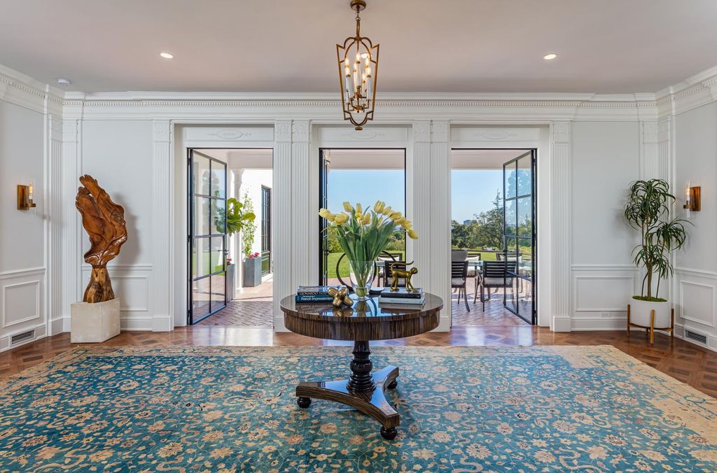 The Bel Air Home is a traditional gem has gone through a meticulous and sophisticated restoration and transformation now available for sale. This home located at 626 Siena Way, Los Angeles, California