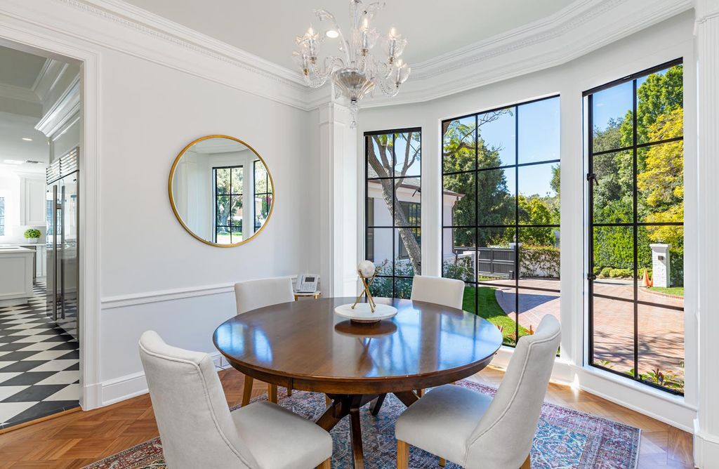 Bel-Air-Traditional-Home-has-gone-through-a-Sophisticated-Restoration-hits-Market-for-45000000-6