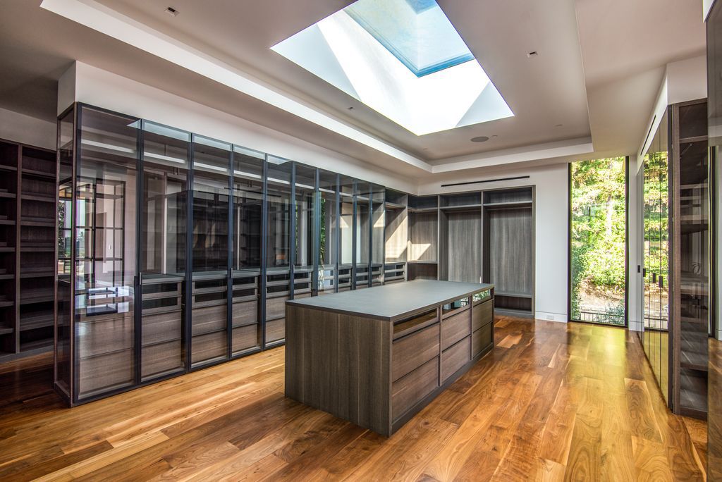 Brand-New-Glass-encased-Mansion-in-Bel-Air-hits-Market-for-41000000-17