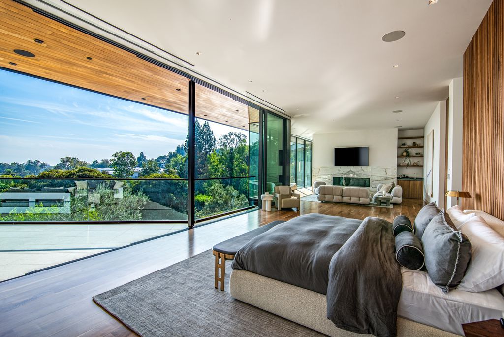 Brand-New-Glass-encased-Mansion-in-Bel-Air-hits-Market-for-41000000-19