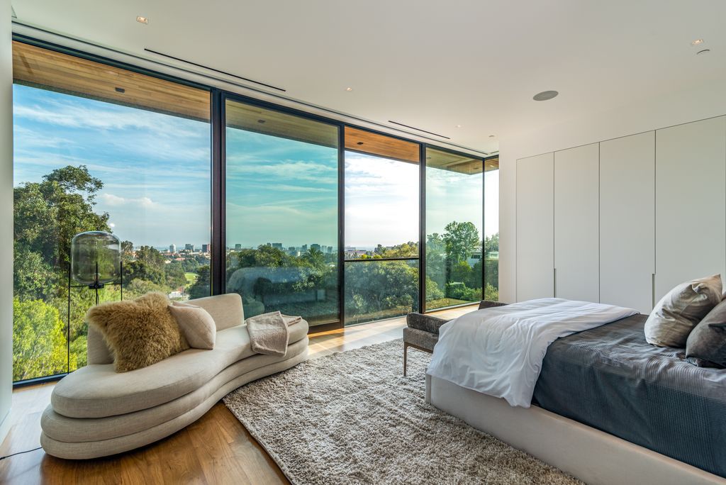 Brand-New-Glass-encased-Mansion-in-Bel-Air-hits-Market-for-41000000-7