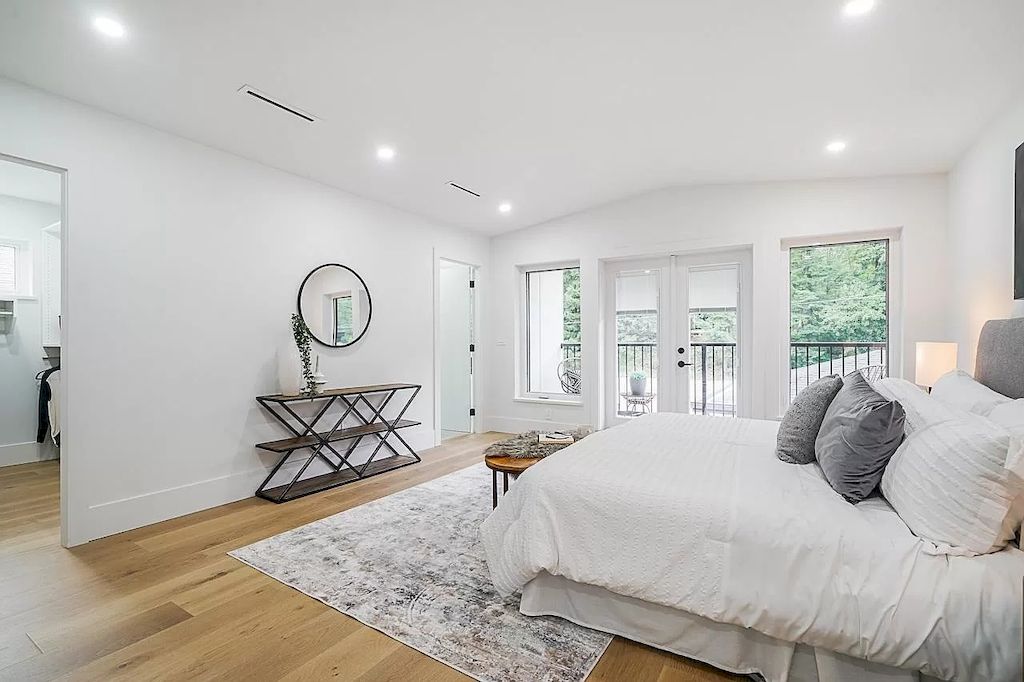 Brand-New-Home-in-North-Vancouver-with-Inspiring-Design-Ideas-Hits-Market-for-C3298000-26