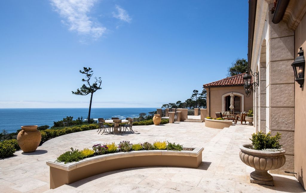 California-World-Class-Mediterranean-Villa-in-Pebble-Beach-Seeking-for-22950000-27