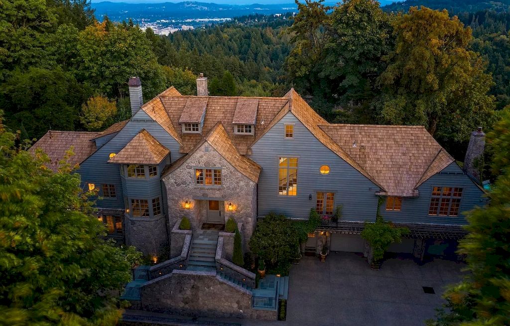 The Captivating Estate in Oregon is an architectural masterpiece now available for sale. This home located at 439 NW Hilltop Dr, Portland, Oregon