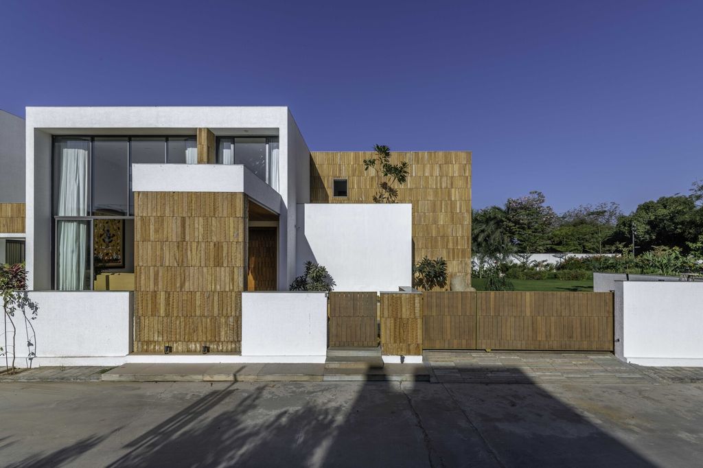 Casa-Bianca-white-house-offers-serenity-harmony-by-The-Grid-Architects-9