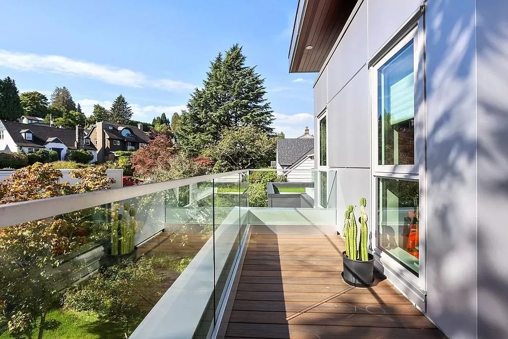 The Charming Modern House in Vancouver is an amazing home now available for sale. This home is located at 1909 Discovery St, Vancouver, BC V6R 0C8, Canada