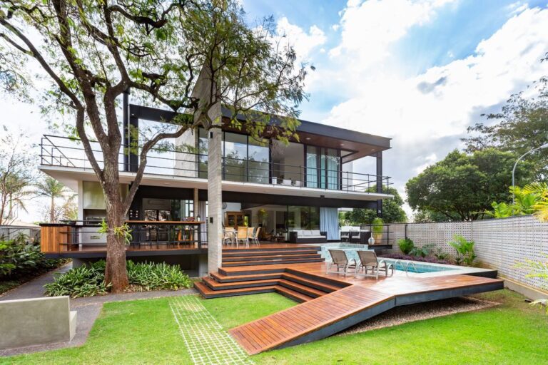 Courtyard House M.A., Stunning Luxurious Home in Brazil by Studio AFS
