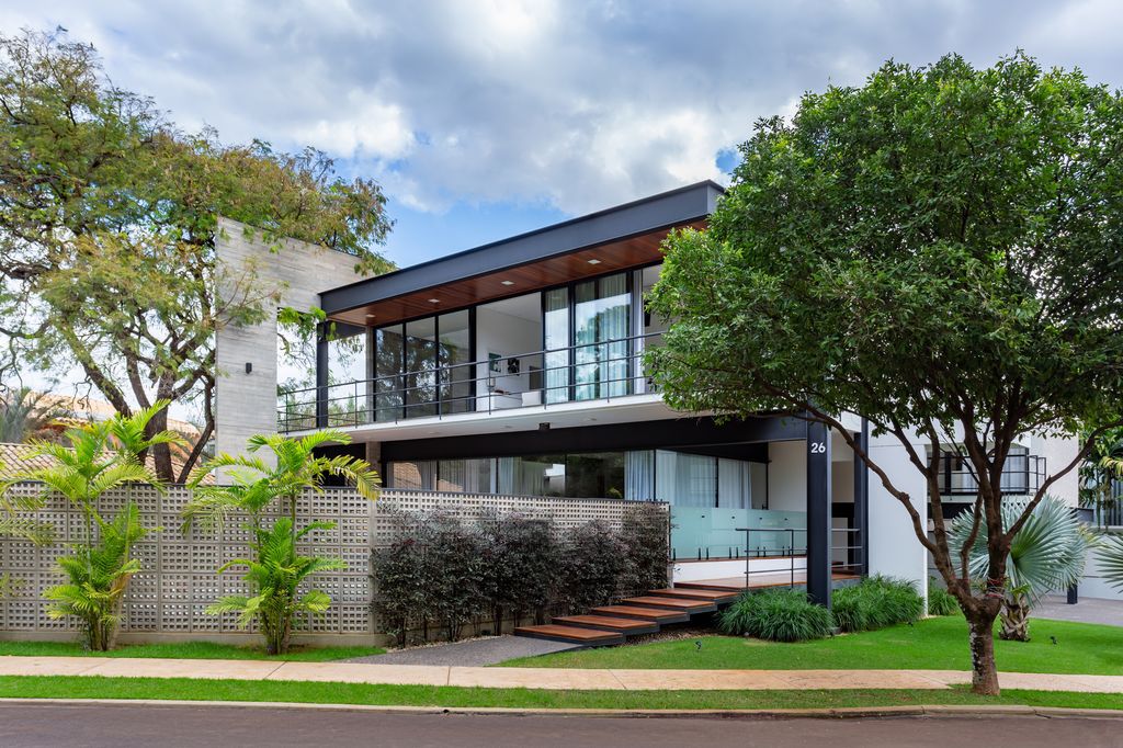 Courtyard House M.A. Stunning Luxurious Home in Brazil by Studio AFS