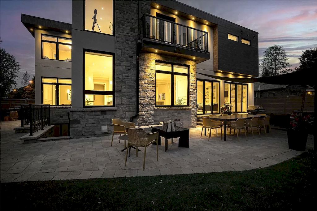 Custom-Built-High-Efficiency-Luxury-Smart-Residence-in-Ontario-Asks-for-C4800000-19_result