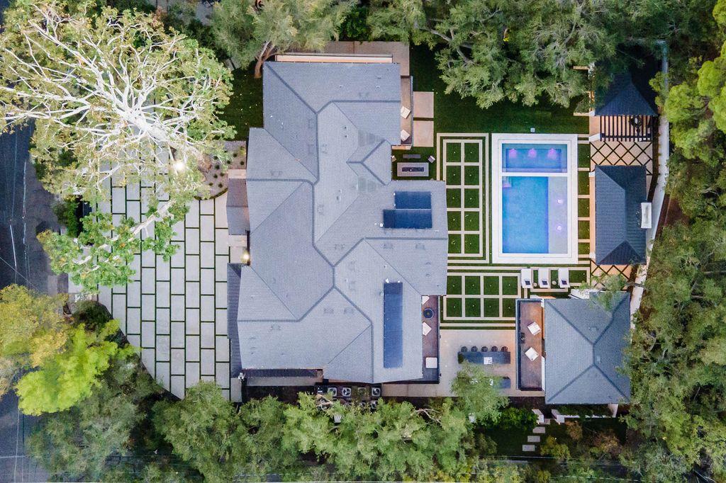 The Home in Encino is a breathtaking and awe inspiring new construction masterpiece affords the finest luxury experience now available for sale. This home located at 4565 Encino Ave, Encino, California