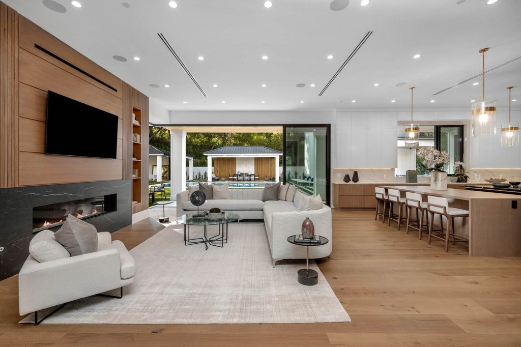 Elegantly-Awesome-Inspiring-New-Construction-Home-in-Encino-hits-the-Market-at-13795000-20