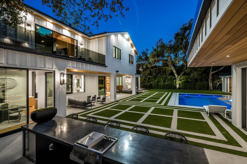 The Home in Encino is a breathtaking and awe inspiring new construction masterpiece affords the finest luxury experience now available for sale. This home located at 4565 Encino Ave, Encino, California