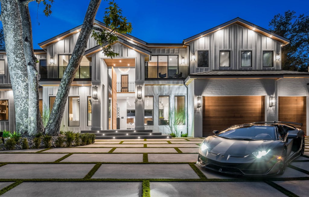 The Home in Encino is a breathtaking and awe inspiring new construction masterpiece affords the finest luxury experience now available for sale. This home located at 4565 Encino Ave, Encino, California