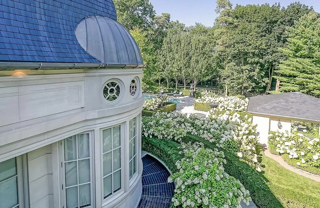 The Classic European Chateau in Ontario is a true timeless masterpiece now available for sale. This home is located at 291 Balsam Dr, Oakville, ON L6J 3X7, Canada