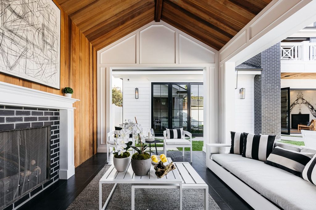 The Home in Los Angeles is a new construction modern farmhouse showcases the epitome of a coastal California lifestyle now available for sale. This home located at 8000 Dunbarton Ave, Los Angeles, California