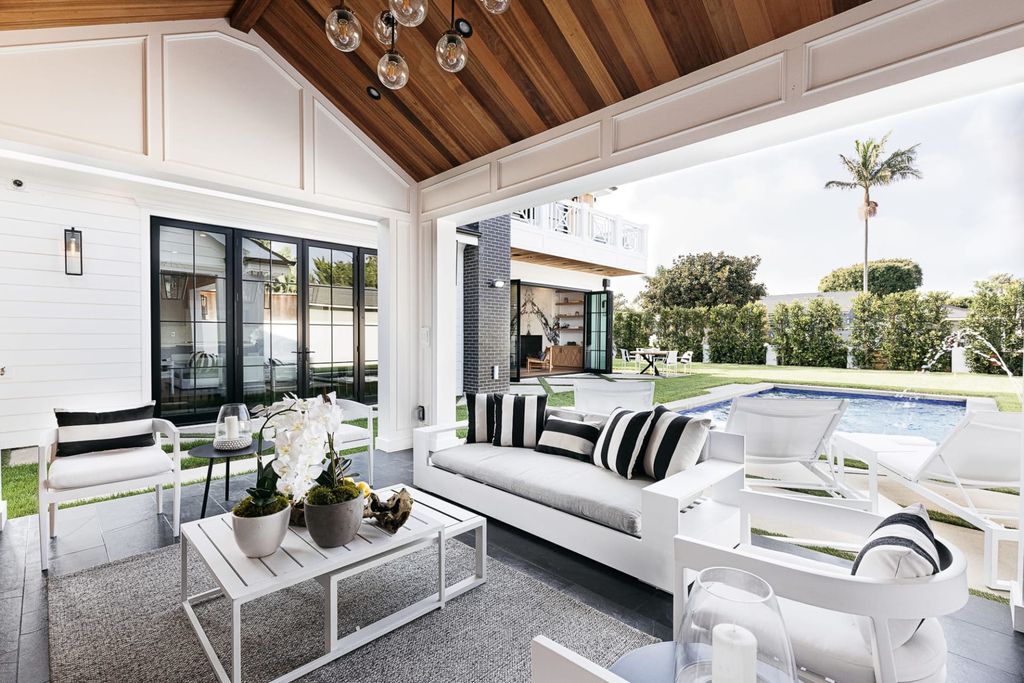 The Home in Los Angeles is a new construction modern farmhouse showcases the epitome of a coastal California lifestyle now available for sale. This home located at 8000 Dunbarton Ave, Los Angeles, California