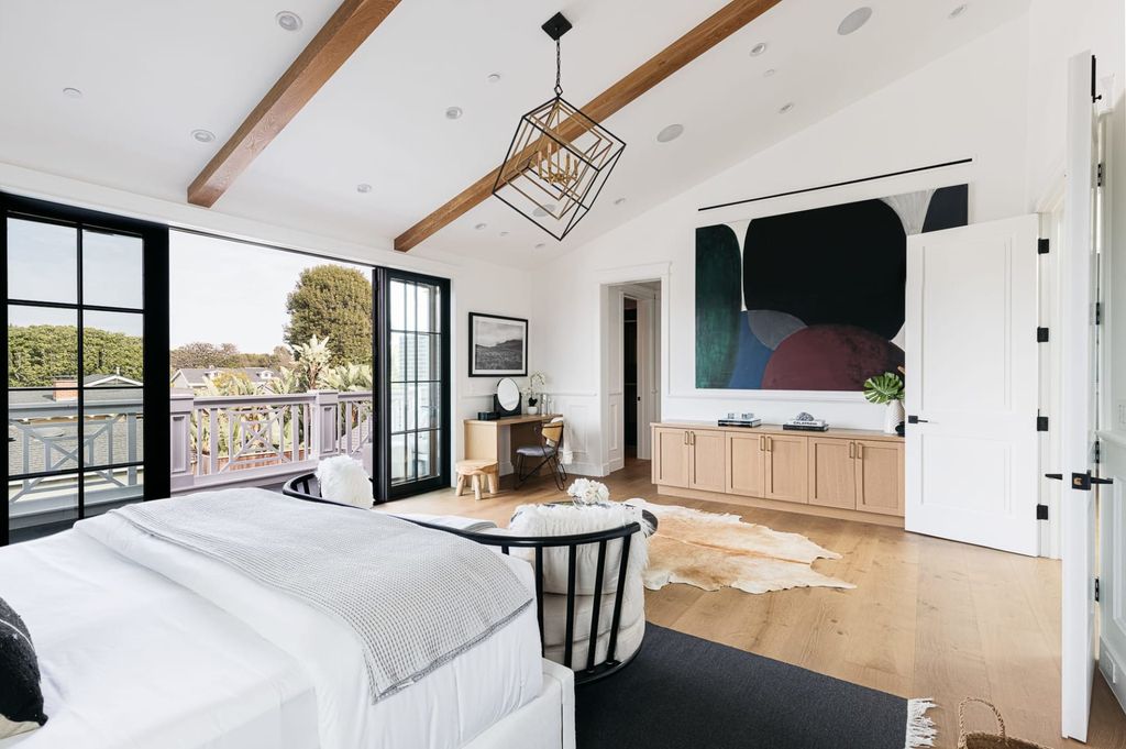 The Home in Los Angeles is a new construction modern farmhouse showcases the epitome of a coastal California lifestyle now available for sale. This home located at 8000 Dunbarton Ave, Los Angeles, California