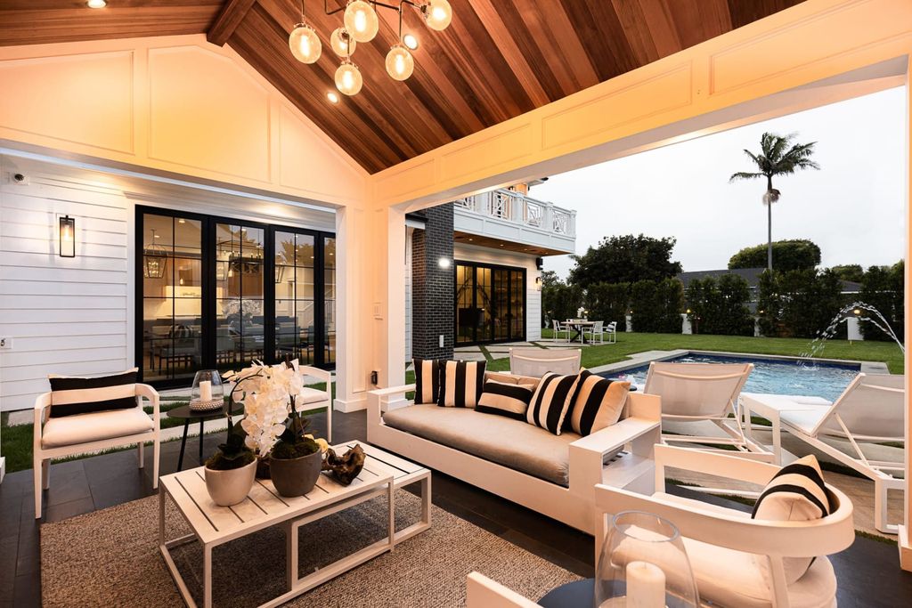 The Home in Los Angeles is a new construction modern farmhouse showcases the epitome of a coastal California lifestyle now available for sale. This home located at 8000 Dunbarton Ave, Los Angeles, California