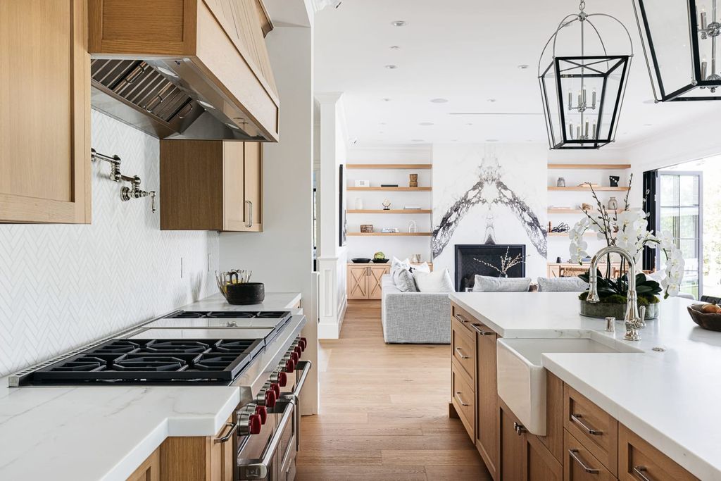 The Home in Los Angeles is a new construction modern farmhouse showcases the epitome of a coastal California lifestyle now available for sale. This home located at 8000 Dunbarton Ave, Los Angeles, California