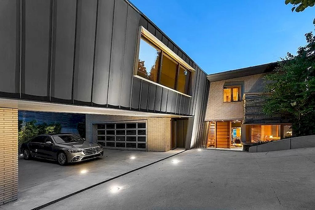 Experience-the-Energizing-Allure-of-the-Ocean-at-This-C26800000-World-Class-Luxury-Estate-in-West-Vancouver-23