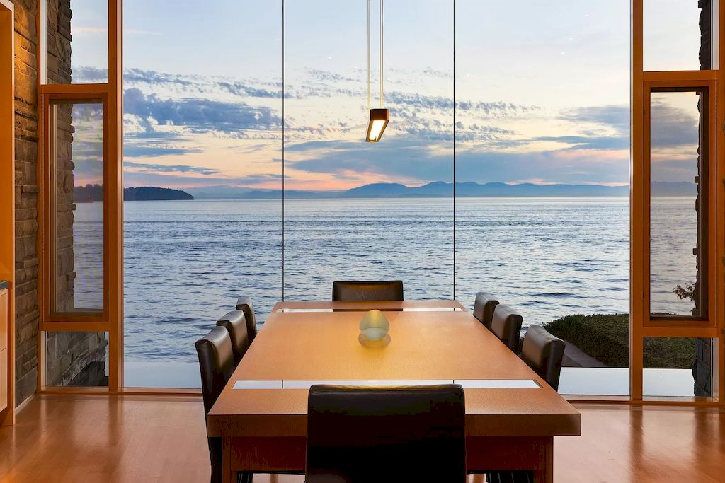 Experience-the-Energizing-Allure-of-the-Ocean-at-This-C26800000-World-Class-Luxury-Estate-in-West-Vancouver-35